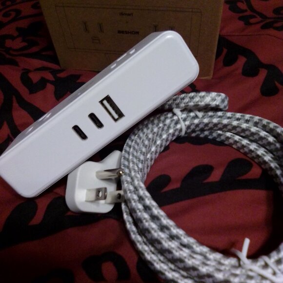 Power strip extension cord with USB port/ 10 ft ( 3 )iPad- airpod chargers - Picture 7 of 8